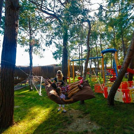 Green Pine Beach & Bungallows ฮิซารูนู ภายนอก รูปภาพ