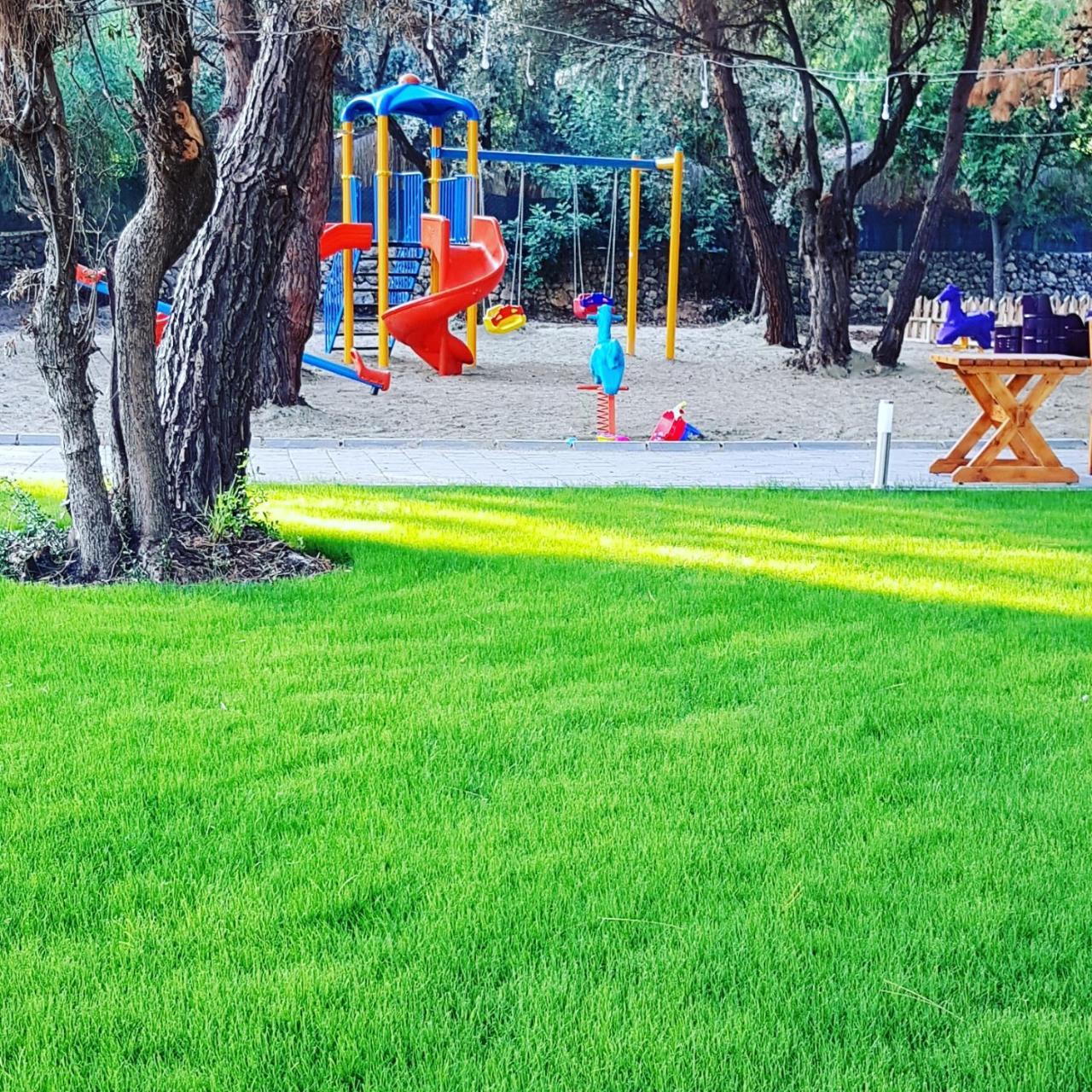 Green Pine Beach & Bungallows ฮิซารูนู ภายนอก รูปภาพ
