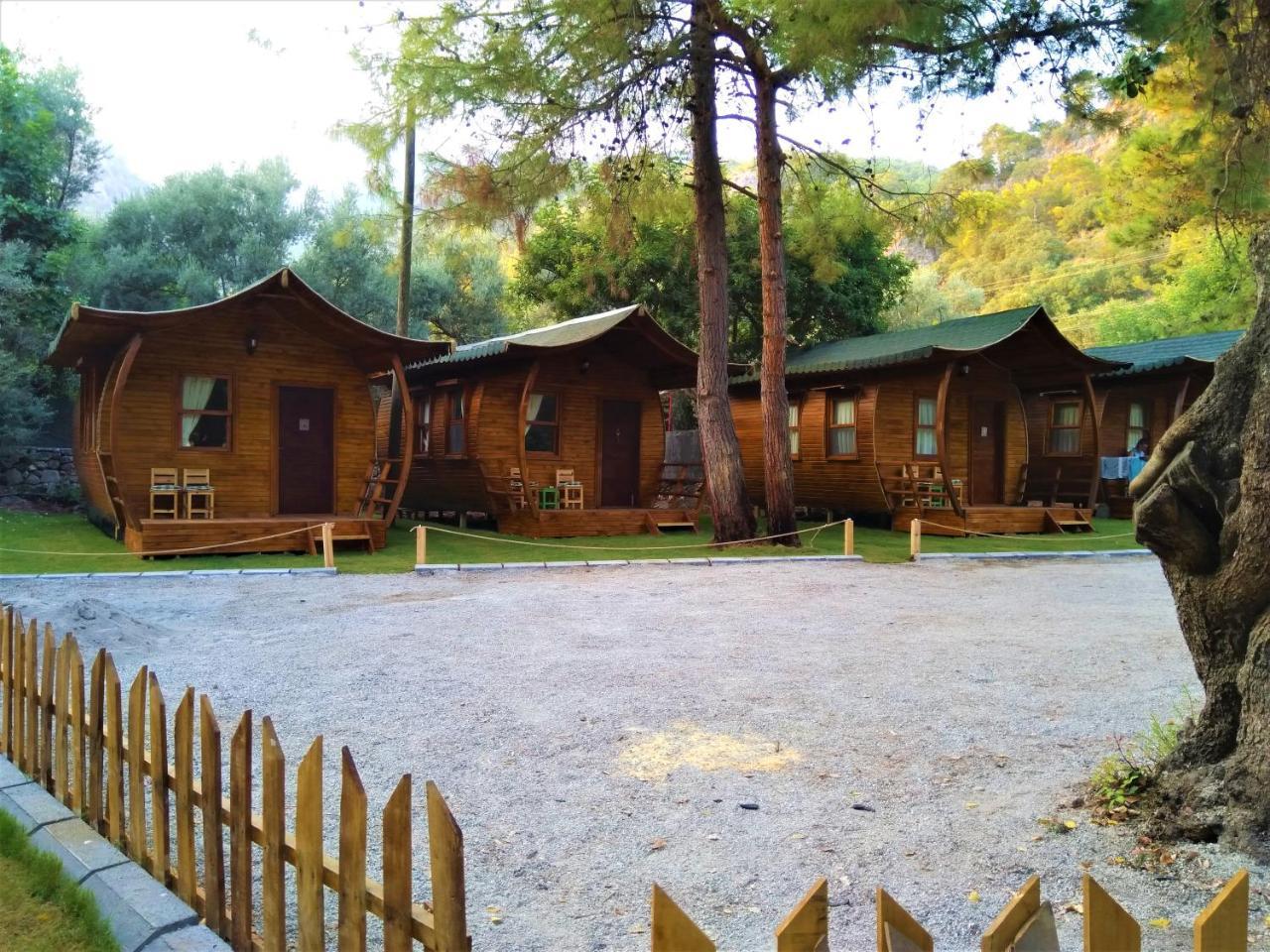 Green Pine Beach & Bungallows ฮิซารูนู ภายนอก รูปภาพ