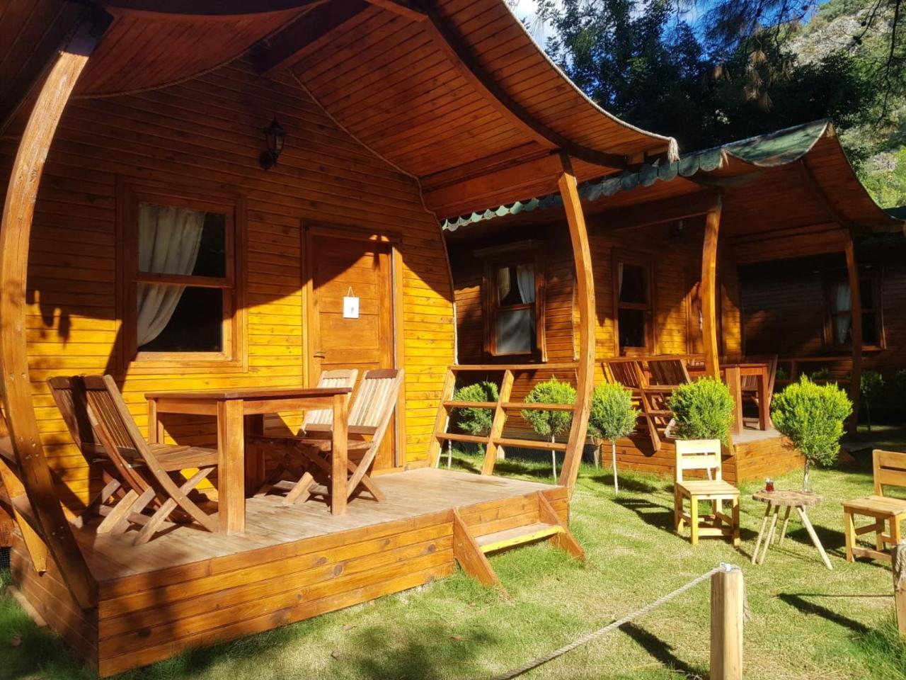 Green Pine Beach & Bungallows ฮิซารูนู ภายนอก รูปภาพ