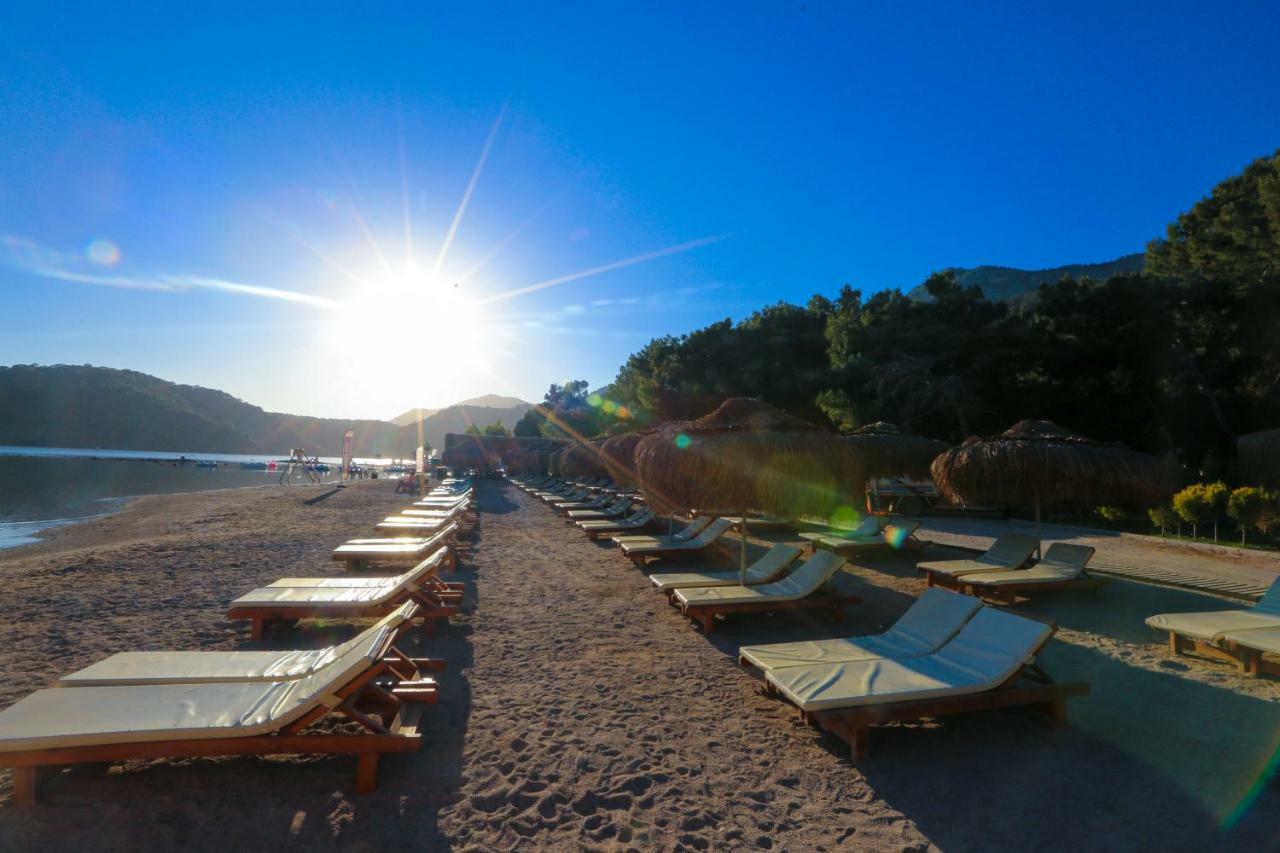 Green Pine Beach & Bungallows ฮิซารูนู ภายนอก รูปภาพ
