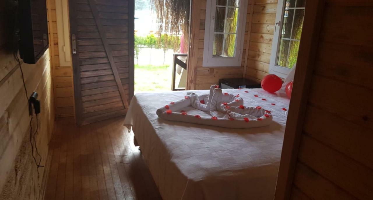 Green Pine Beach & Bungallows ฮิซารูนู ภายนอก รูปภาพ