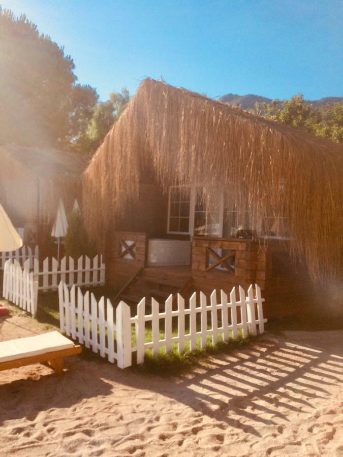 Green Pine Beach & Bungallows ฮิซารูนู ภายนอก รูปภาพ
